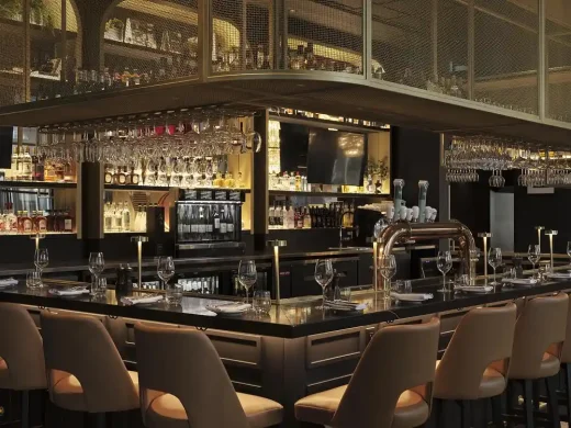 Chez Lionel French Brasserie Quebec Canada thiết kế thương mại