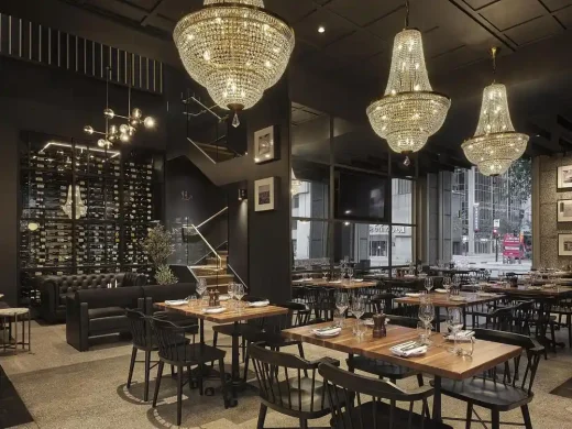 Chez Lionel French Brasserie Quebec Canada thiết kế nội thất thương mại