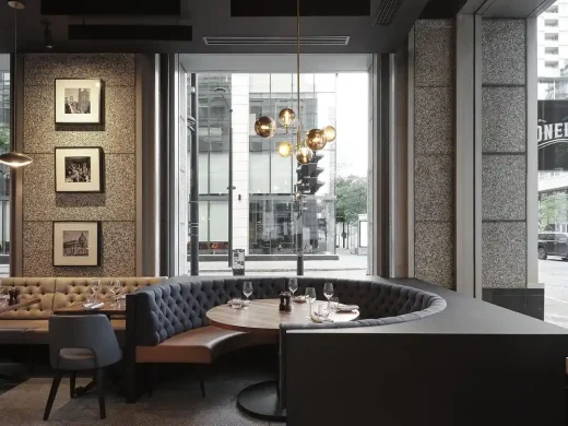 Chez Lionel Quán bia kiểu Pháp Montréal Canada