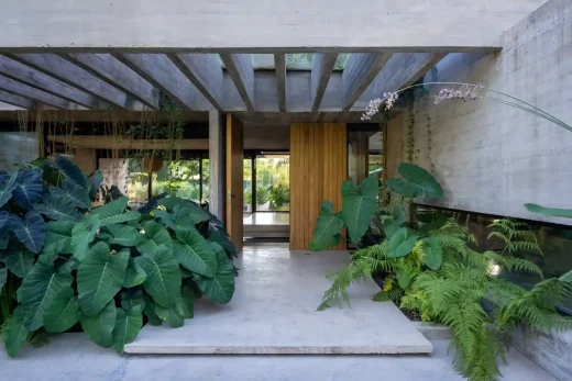 Leloir House Buenos Aires Argentina cửa trước