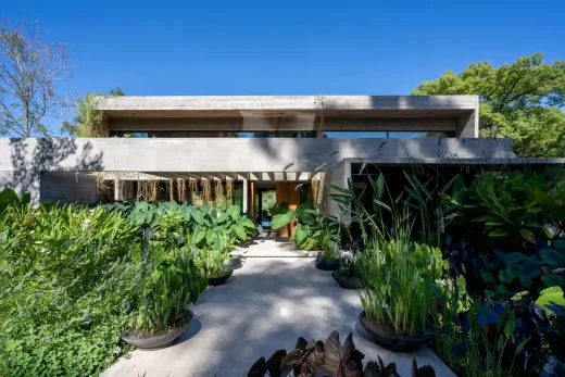 Nhà Leloir Buenos Aires Argentina cửa trước