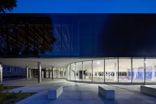 Khu liên hợp thể thao trường đại học Notre Dame Montréal