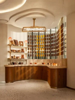 Pierre Hermé Paris Flagship Store Singapore bức tường vui nhộn