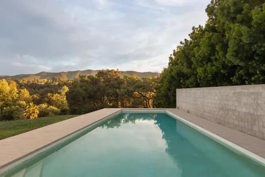 Sirmai-Peterson House Thousand Oaks, California: Hồ bơi Frank Gehry