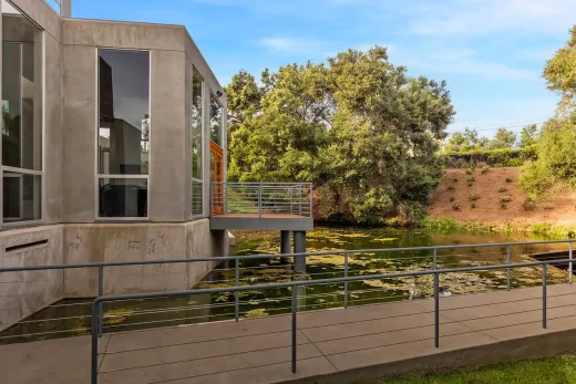Ngôi nhà Sirmai-Peterson Thousand Oaks, California của kiến ​​trúc sư Frank Gehry