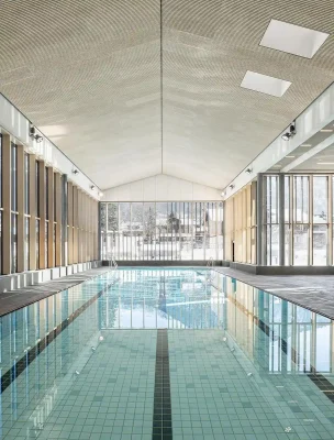 Hồ bơi dài Therme Oberstdorf Bavaria Nam Đức