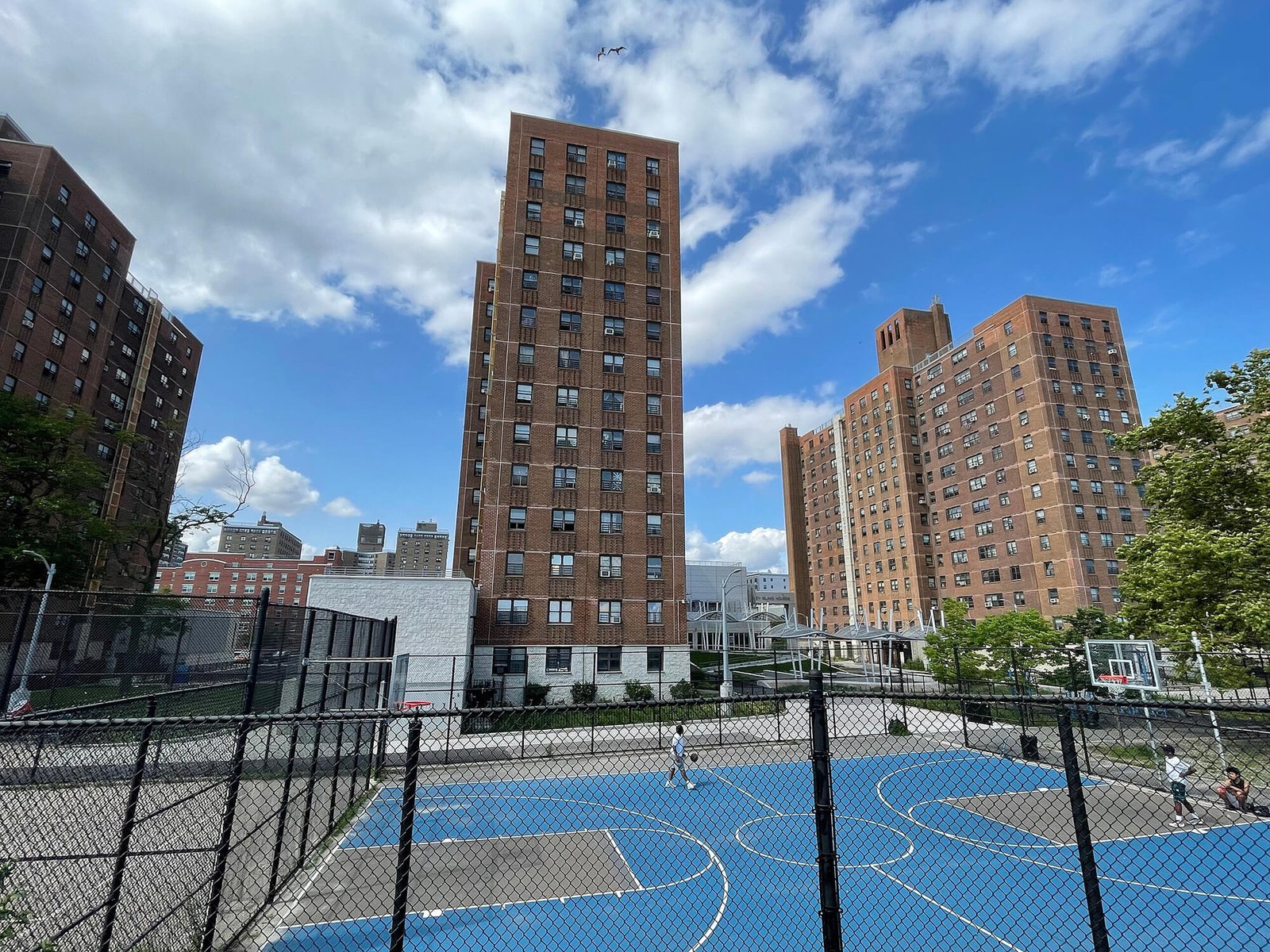 Coney Island Houses, một cơ sở kinh doanh của NYCHA đã bỏ phiếu không cho PACT/RAD