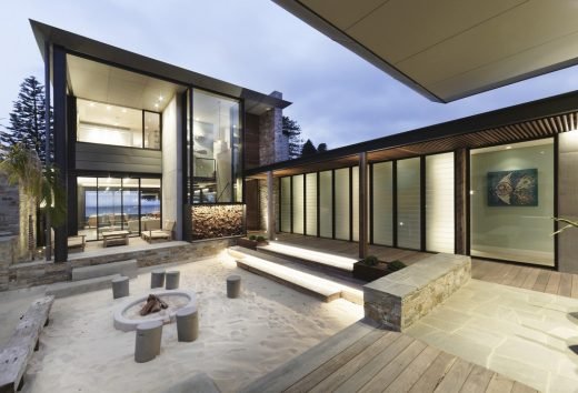 Ngôi nhà bên bờ biển trên bãi biển Avoca NSW