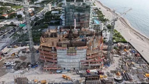 18401 Collins Ave, Xây dựng tòa tháp chung cư Sunny Isles Beach