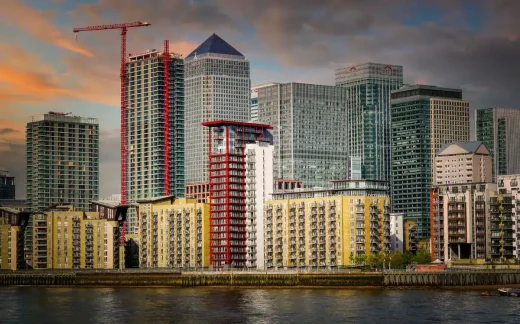 Dự luật An toàn Tòa nhà: Tấm ốp Tháp Vương quốc Anh - Canary Wharf