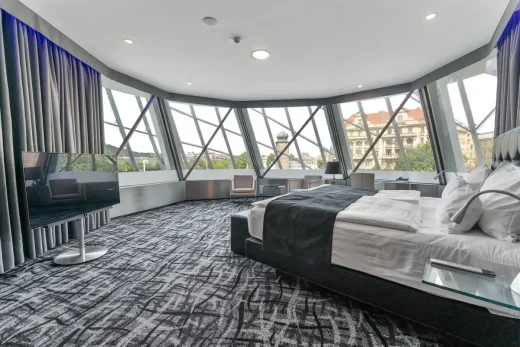 Khách sạn Dancing House Praha: Tòa nhà Fred và Ginger