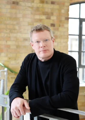 Ewan Jones, Giám đốc điều hành 10 Thiết kế EMEA