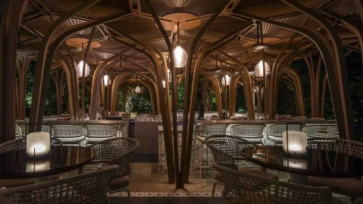 Buổi tối tại nhà hàng Grand Hyatt Singapore Oasis SEA