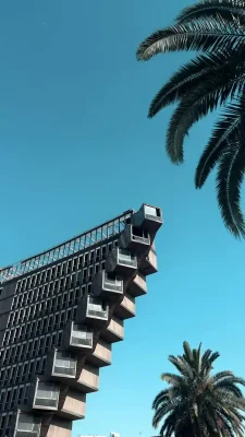 Tòa nhà cây cọ Hôtel du Lac