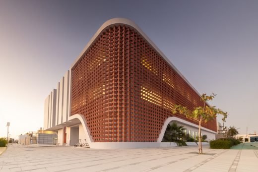 Tòa nhà Trung tâm đổi mới thành phố Masdar Abu Dhabi