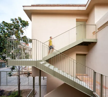 Trường Carme cũ Barcelona Tây Ban Nha