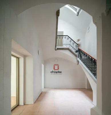 Trường Carme cũ Barcelona Tây Ban Nha