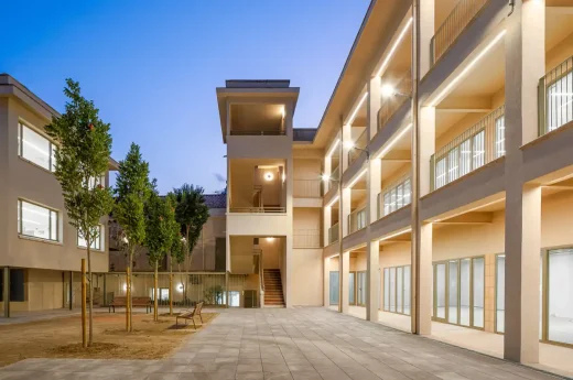 Trường Carme cũ Barcelona