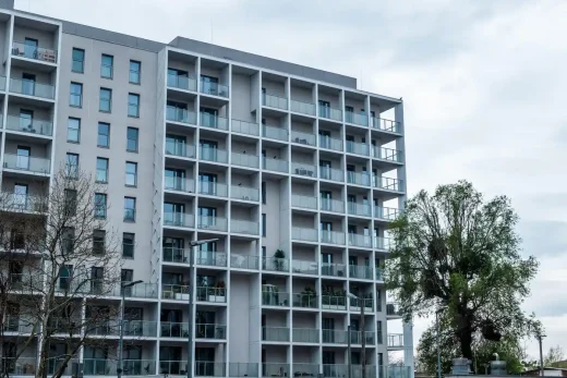 tòa nhà ốp tháp Anh ban công