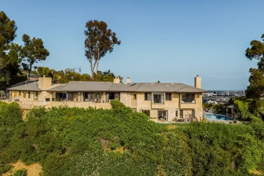 1131 Miradero Road Beverly Hills do kiến ​​trúc sư Paul R. Williams thiết kế