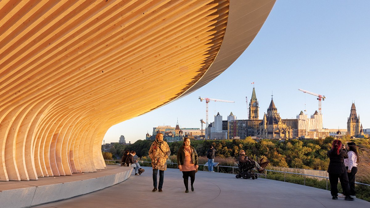 Kìwekì Point có tầm nhìn ra Sông Ottawa và Đồi Quốc hội.