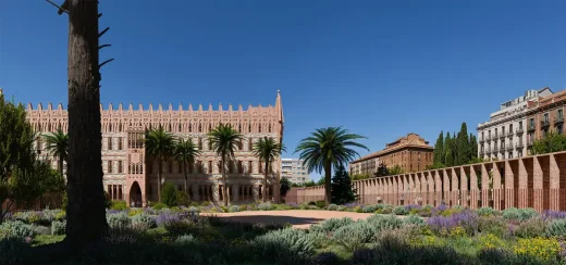 Thiết kế tòa nhà Museu Gaudí Teresianes Barcelona