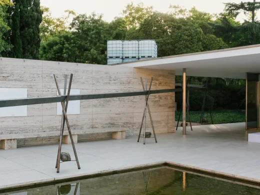 Plou Prou? Pavelló Mies van der Rohe Barcelona