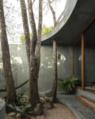 Dinh thự Green Brutalist Grotto Yucatán Mexico