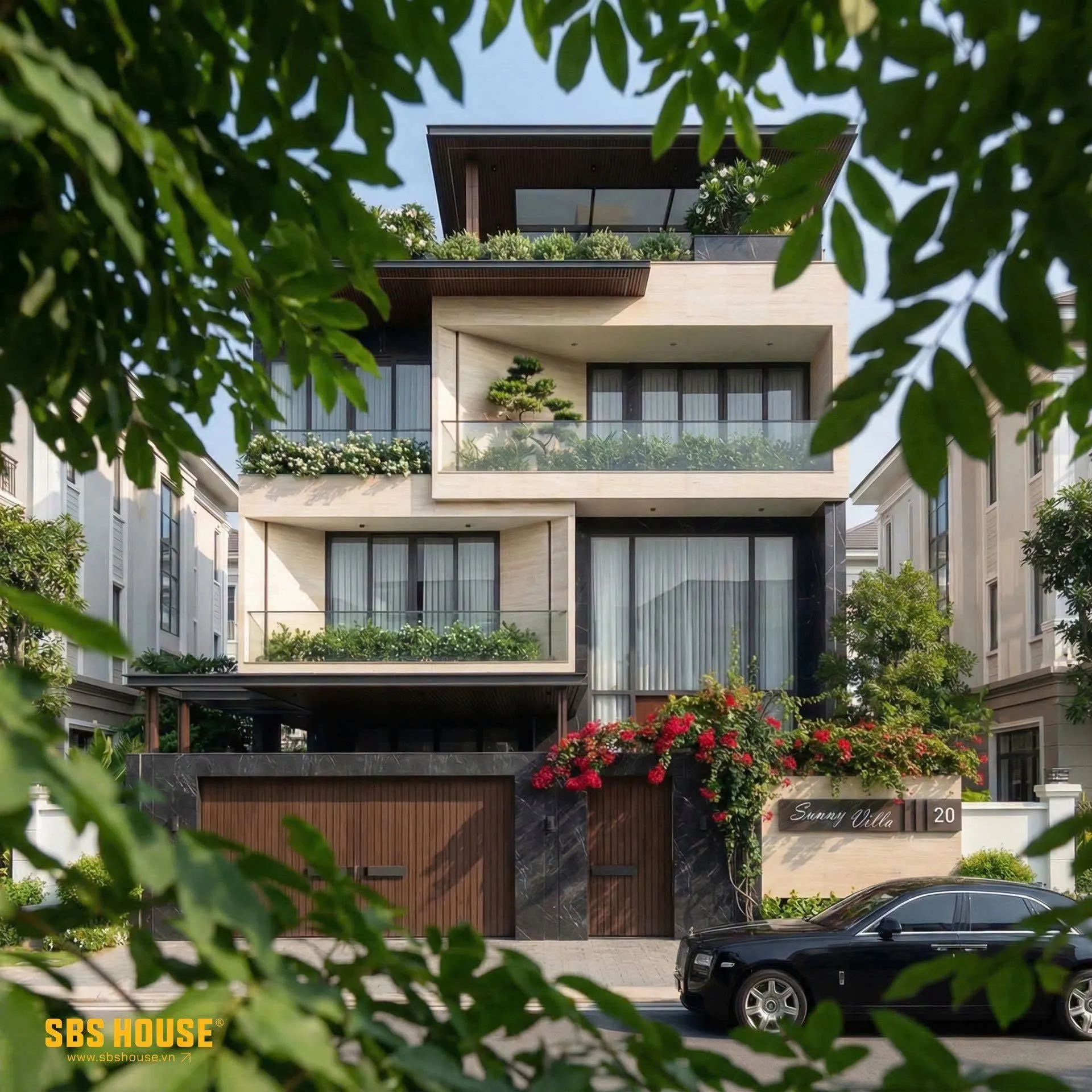 Mặt tiền Sunny Villa kết hợp hài hòa giữa các khối kiến trúc, mảng kính, vật liệu tối màu và hệ cây xanh.